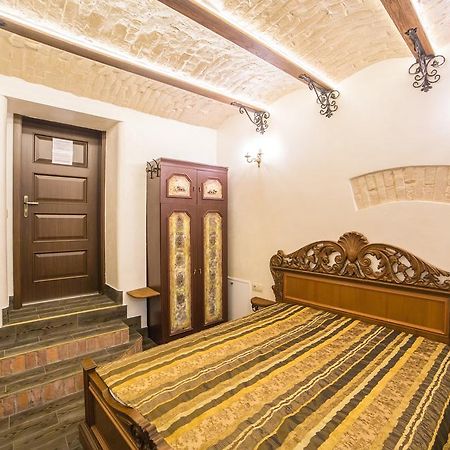 Apartments On Valova 16, On Market Square リヴィウ エクステリア 写真