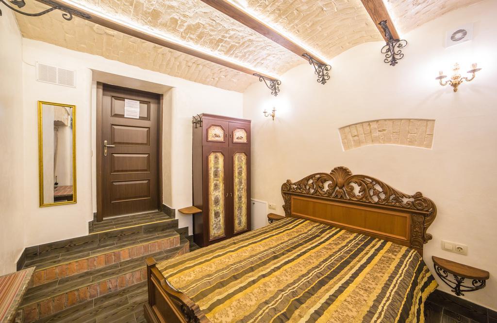Apartments On Valova 16, On Market Square リヴィウ エクステリア 写真